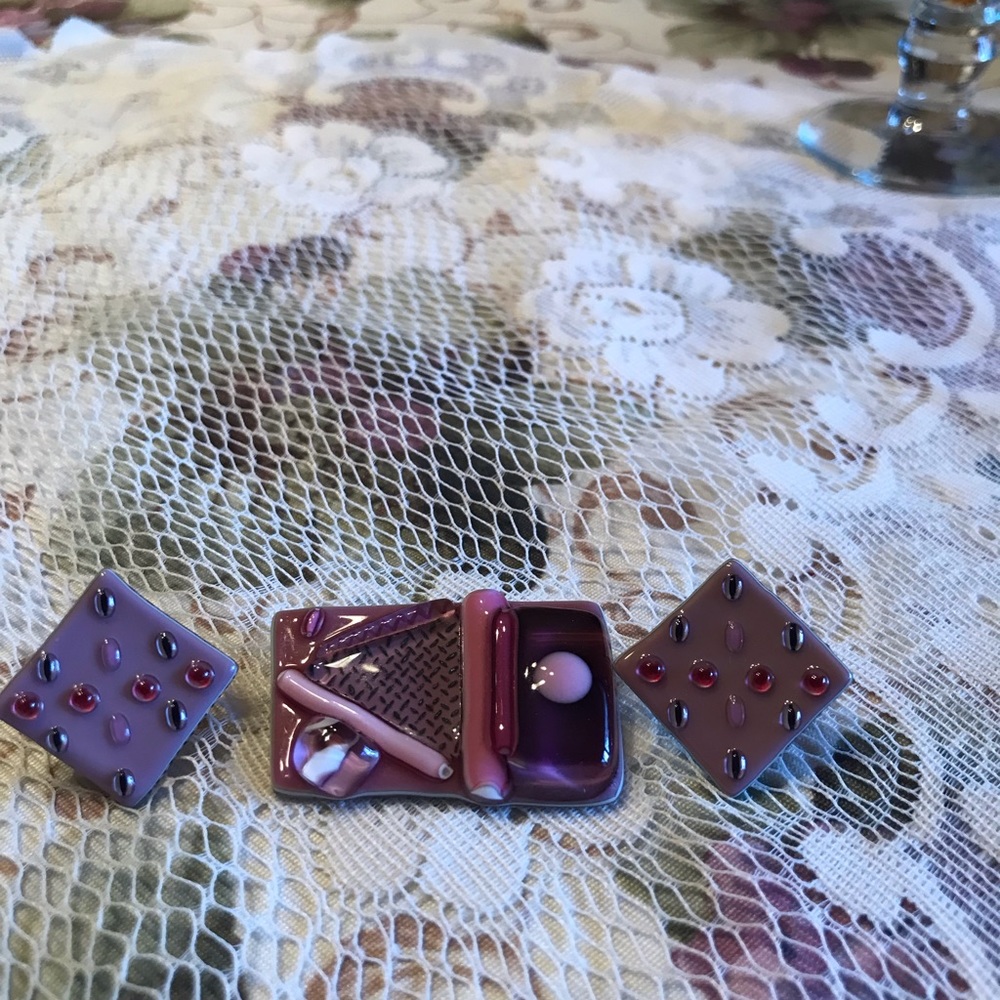 ARTISAN CREATED SCREW-BACK EARRINGS AND BROOCH HANDMADE FUSED GLASS.1980s - Picture 2 of 8